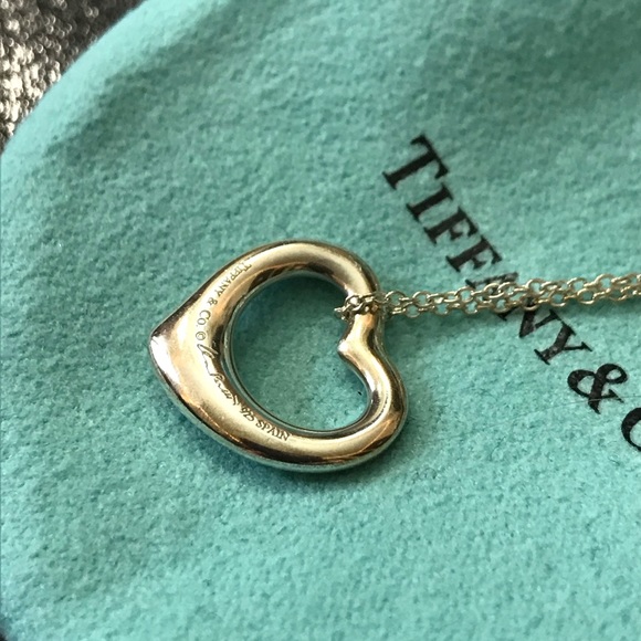 Tiffany & Co Elsa Peretti heart necklace - Picture 3 of 4